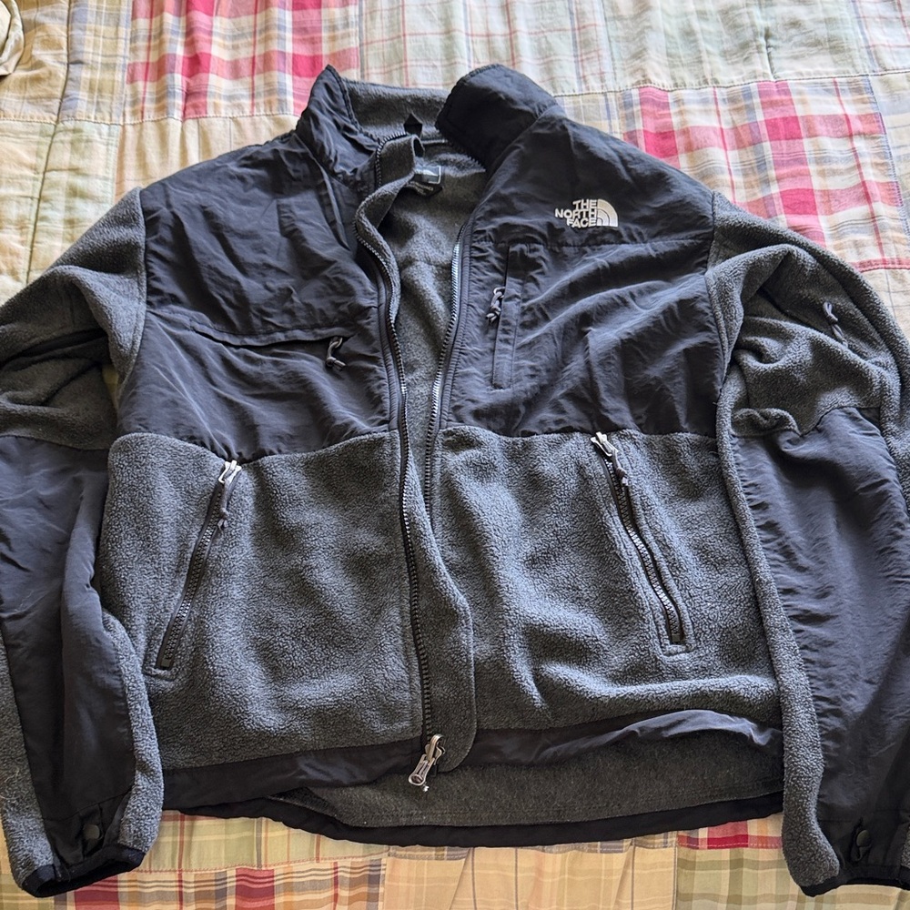 The North Face Men's Dark Gray/Black Fleece Jacket